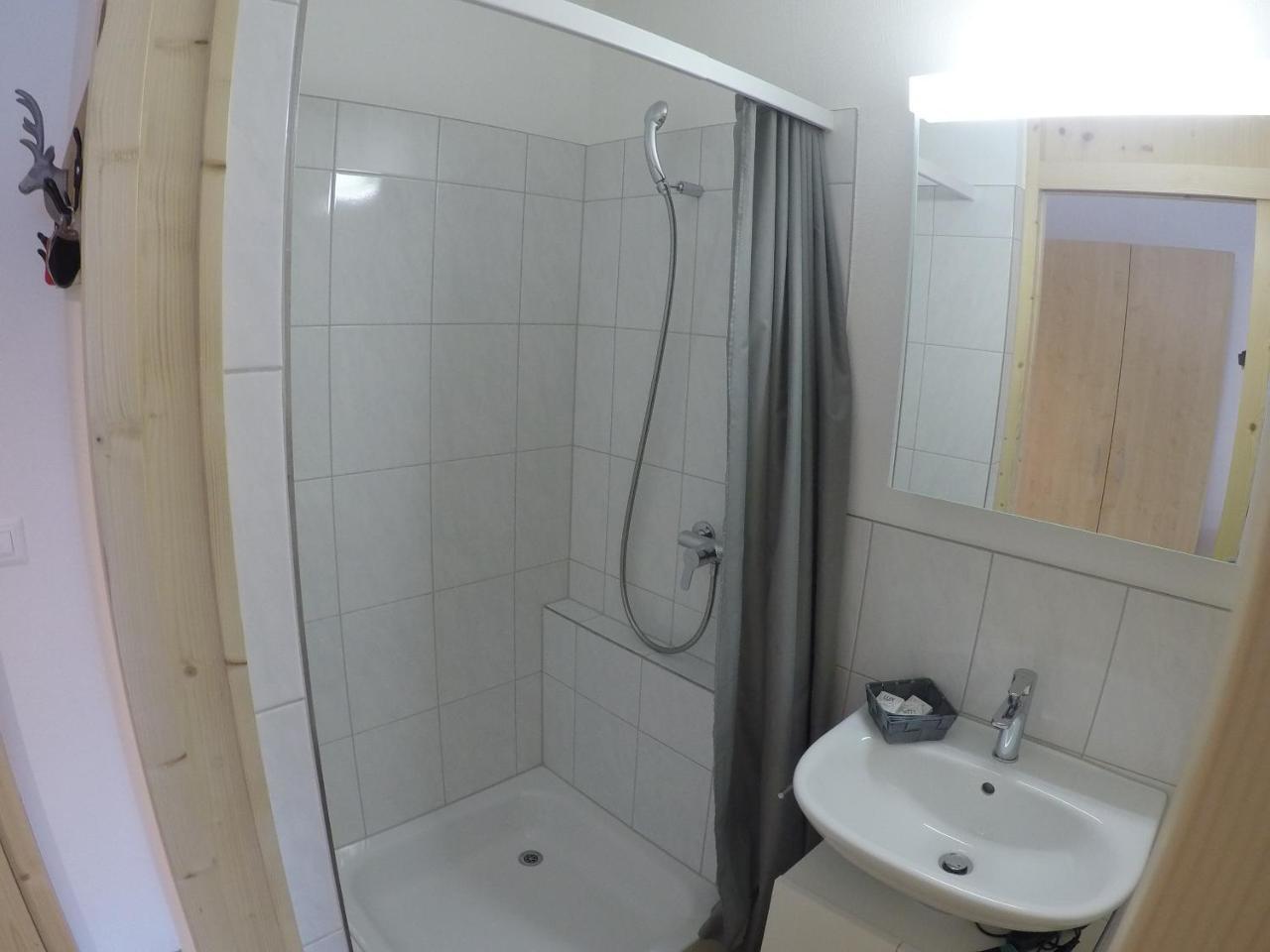 Haus Baracca Apartment Vella Ngoại thất bức ảnh