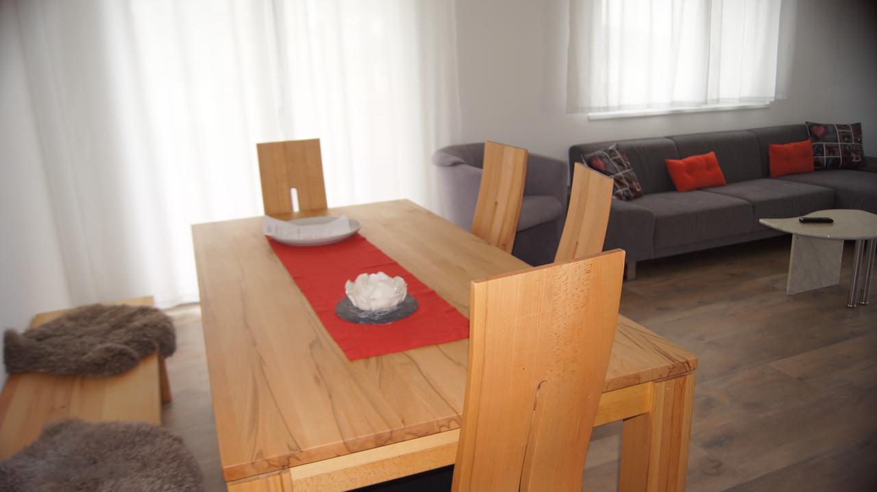 Haus Baracca Apartment Vella Ngoại thất bức ảnh